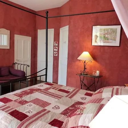Mas Des Bougainvillees Bed and breakfast