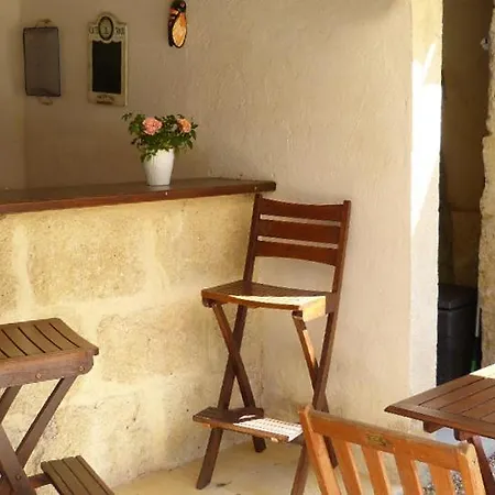 Couette-café Mas Des Bougainvillees 3*