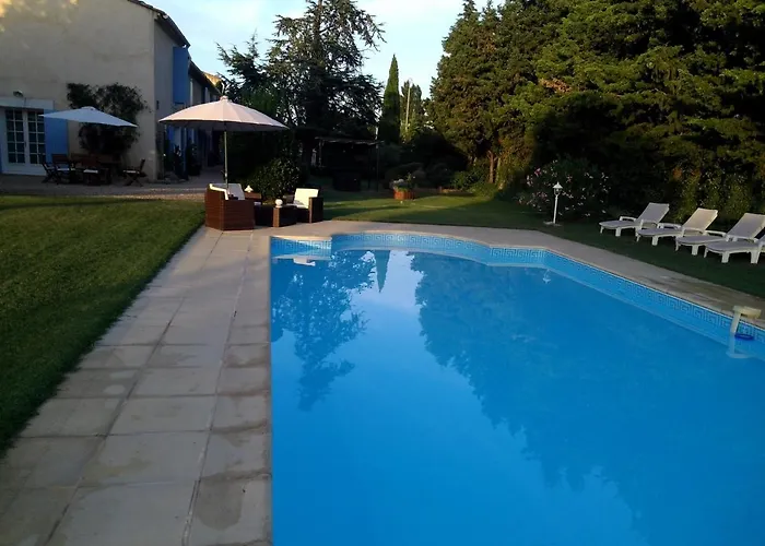 Mas Des Bougainvillees Bed and breakfast Sernhac
