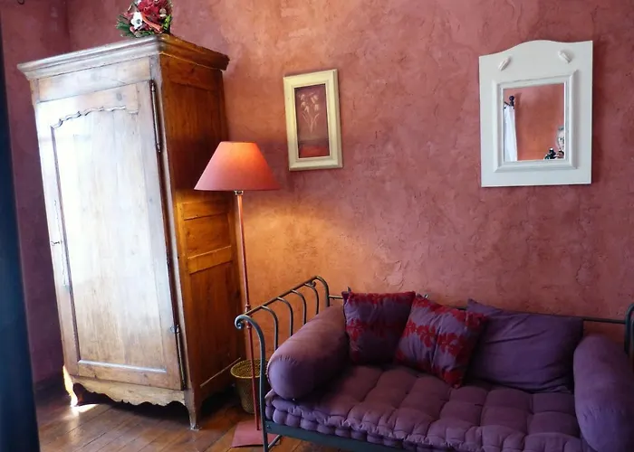Mas Des Bougainvillees Bed and breakfast Sernhac