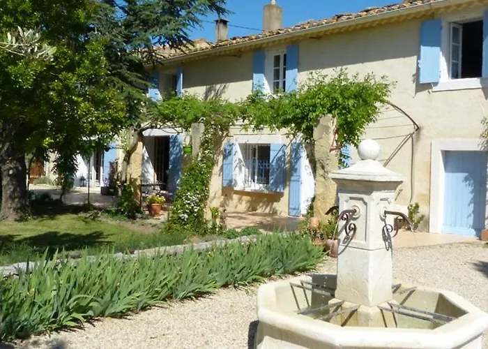 Mas Des Bougainvillees Bed and breakfast